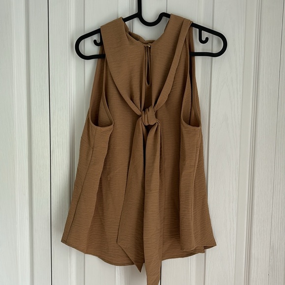 Women’s Tommy Hilfiger Sleeveless Top  Brown with Tie Back Bow.  Size Medium - Picture 4 of 8